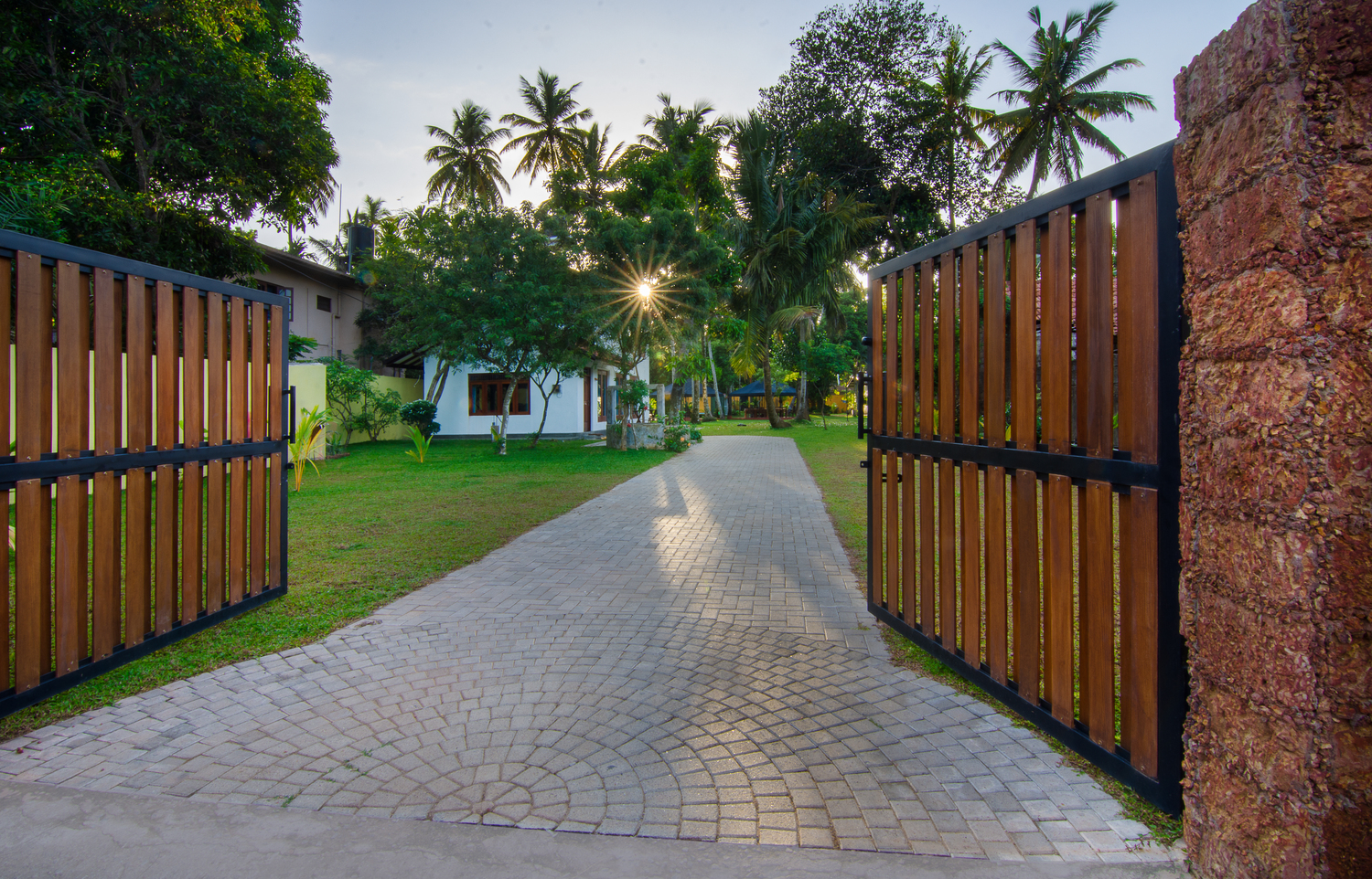 VILLA IN WADDUWA
