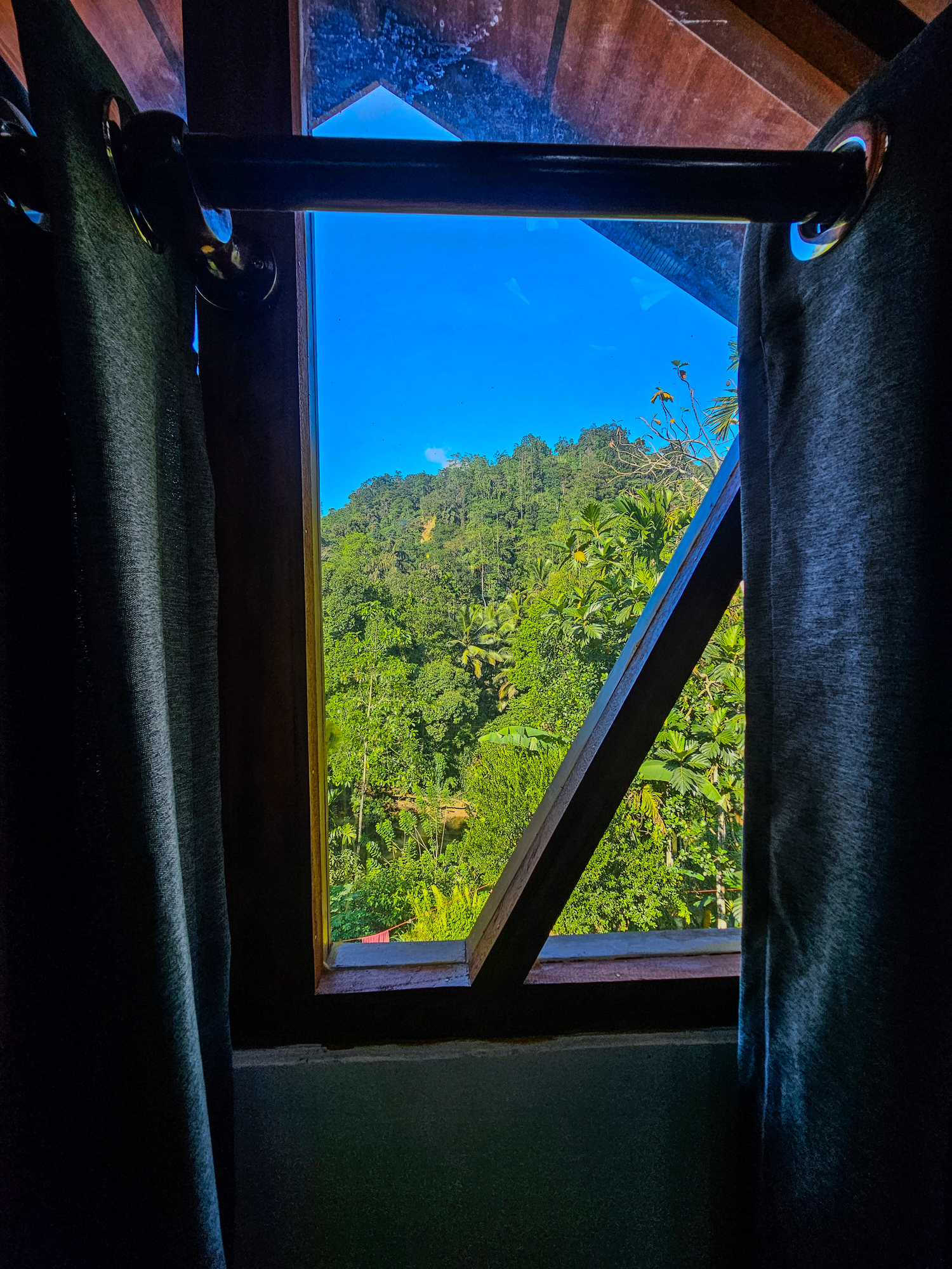 FAMILY CABIN IN SINHARAJAYA