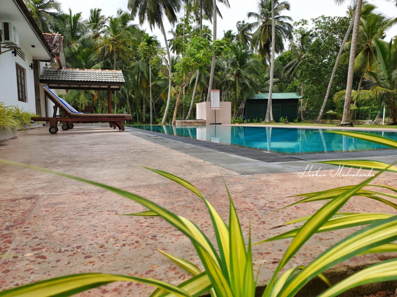 6 BEDROOM VILLA AHANGAMA