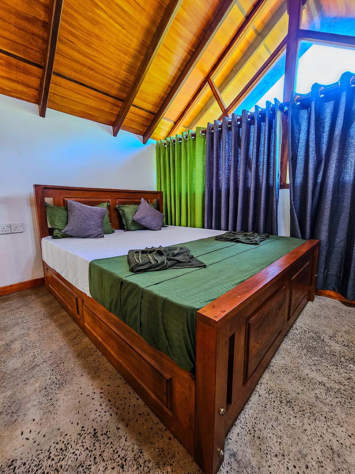 FAMILY CABIN IN SINHARAJAYA