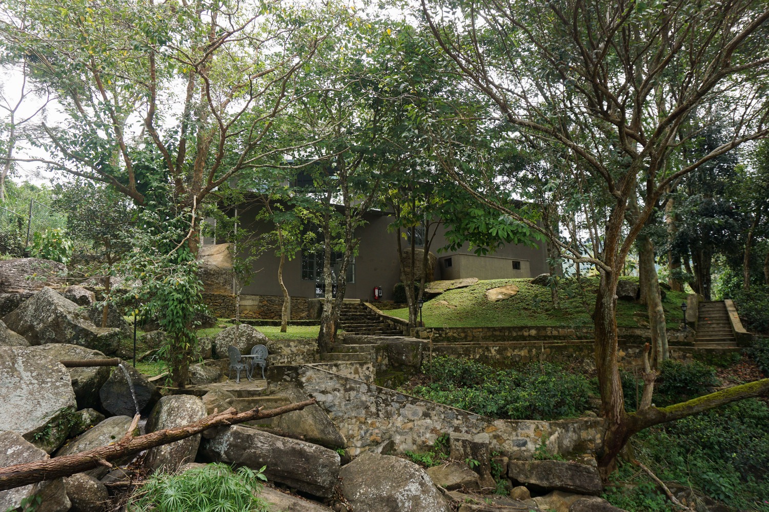 LODGE IN HANTHANA
