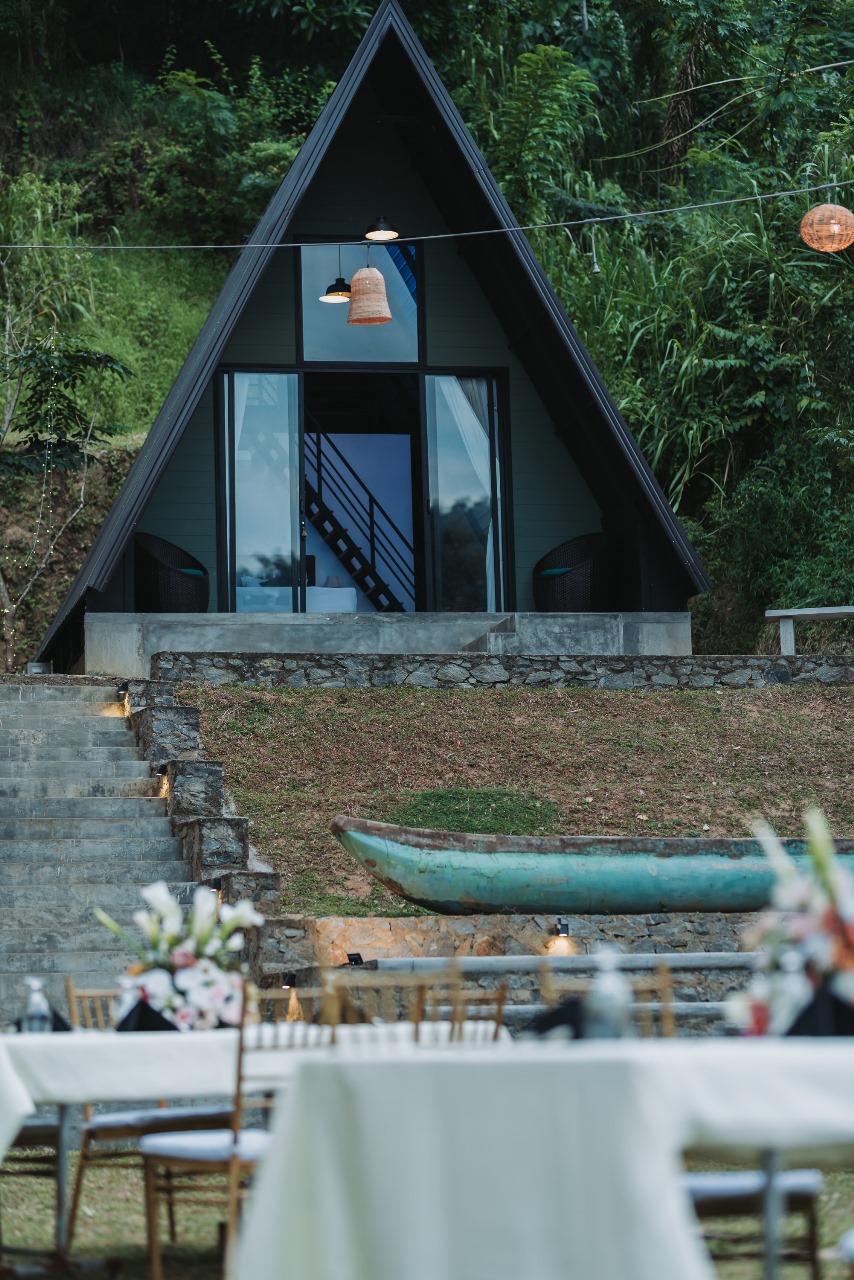 A FRAME CABIN IN DIGANA